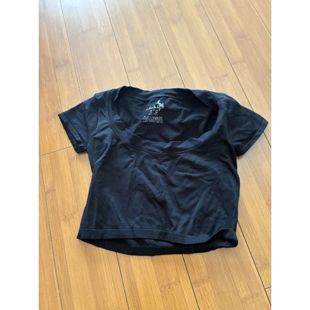 Free People Black Cropped Scoop Neck T-Shirt Medium Large Stretchy